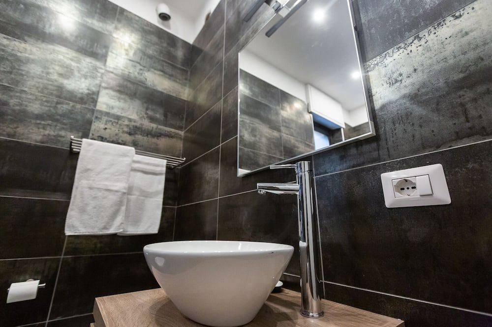 Photo of Bathroom in Turro