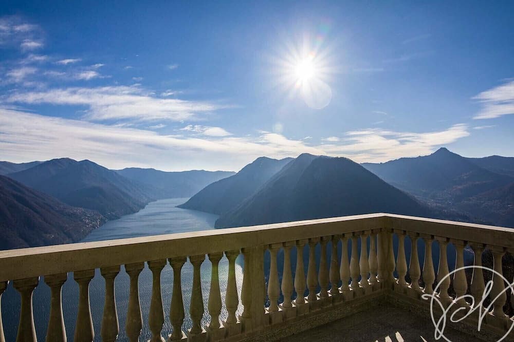Photo of Patio Balcony in Argegno