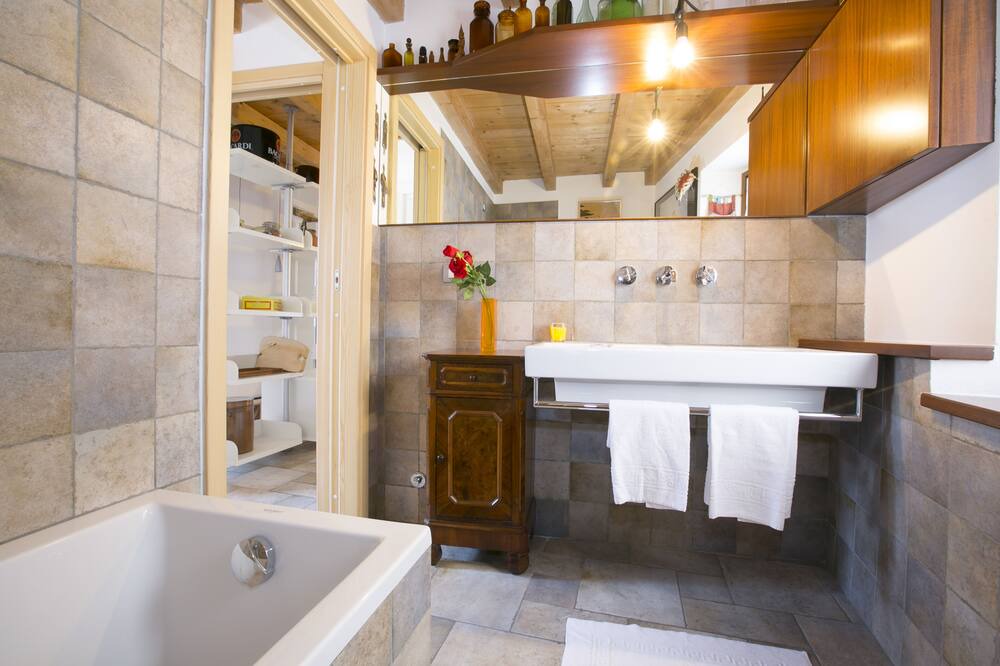 Photo of Bathroom in Brienno
