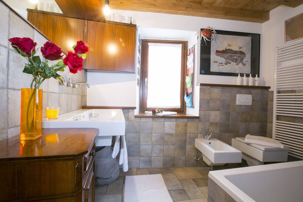 Photo of Bathroom in Brienno