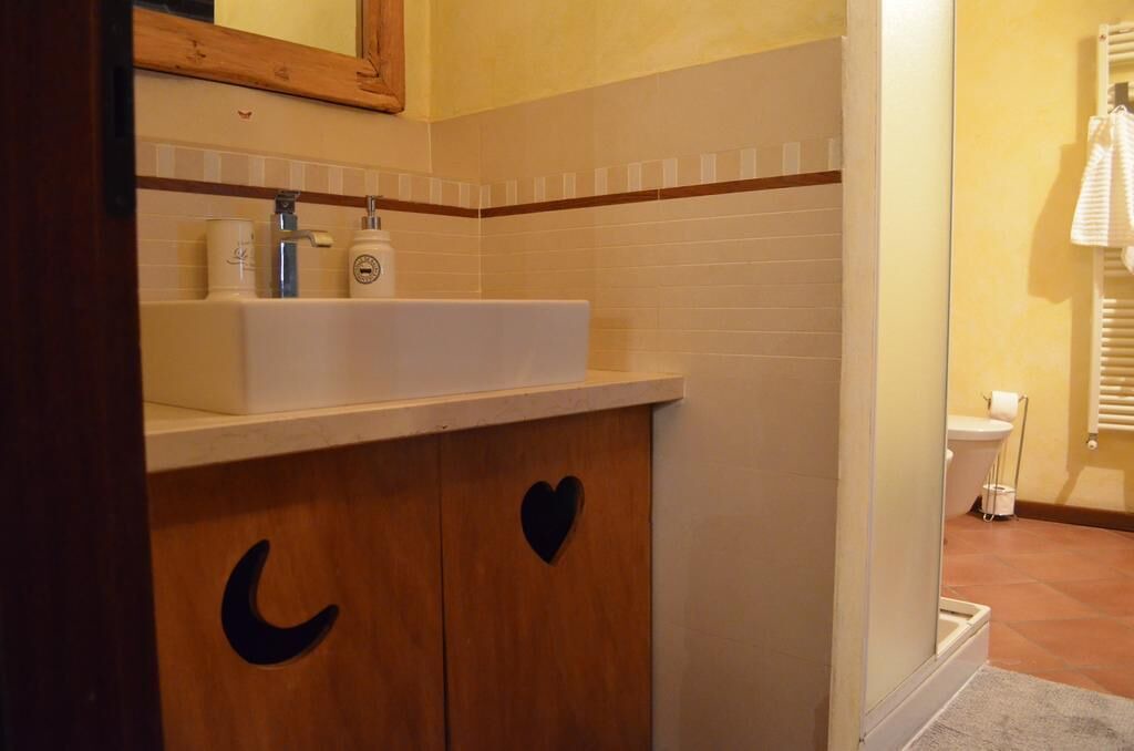 Photo of Bathroom in Mantua