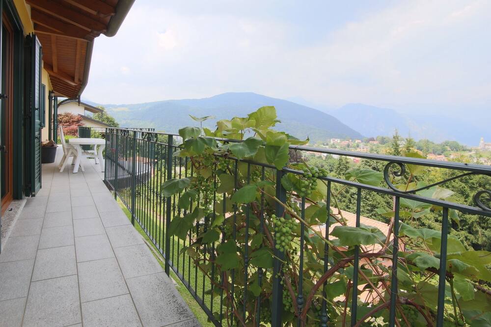 Photo of Patio Balcony in Alta Valle Intelvi
