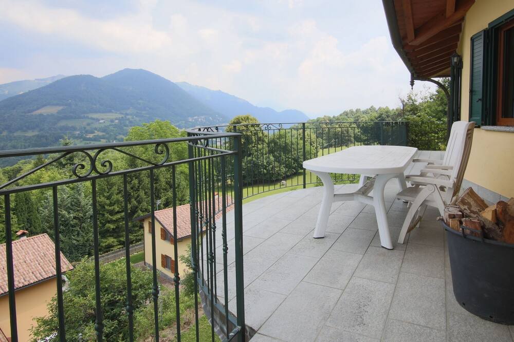 Photo of Patio Balcony in Alta Valle Intelvi