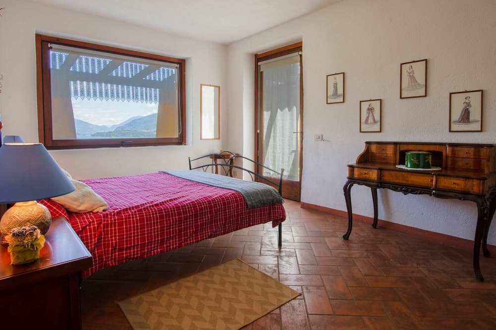 Photo of Bedroom in Dongo