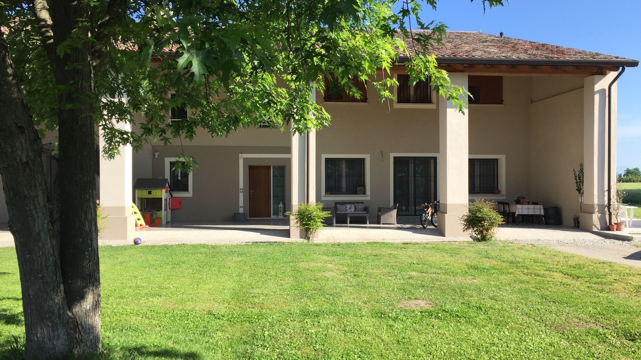 Photo of Outdoor in Asola