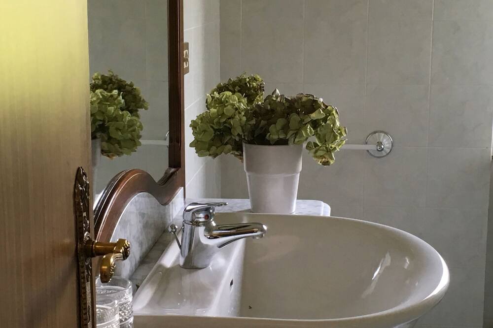 Photo of Bathroom in San Giuliano Milanese