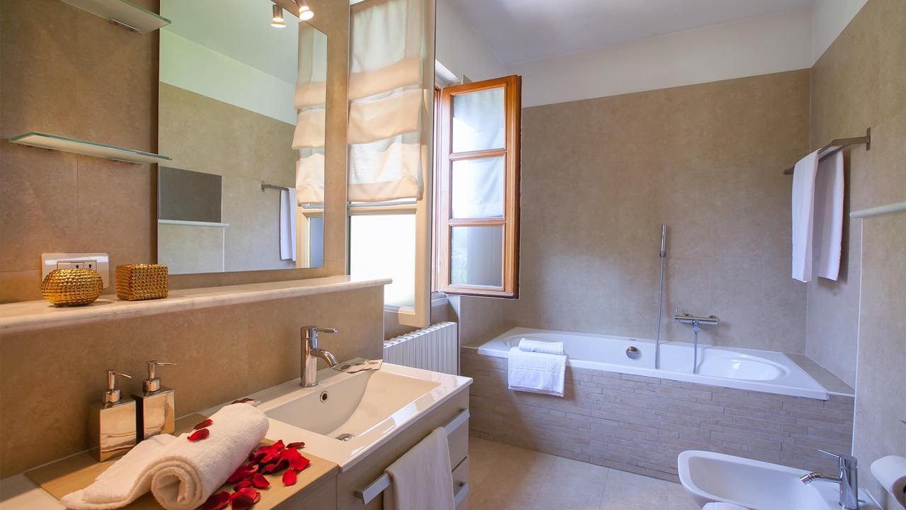 Photo of Bathroom in Menaggio