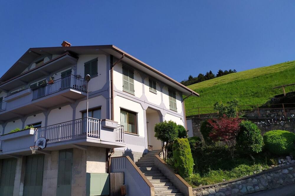 Photo of Outdoor in Bossico