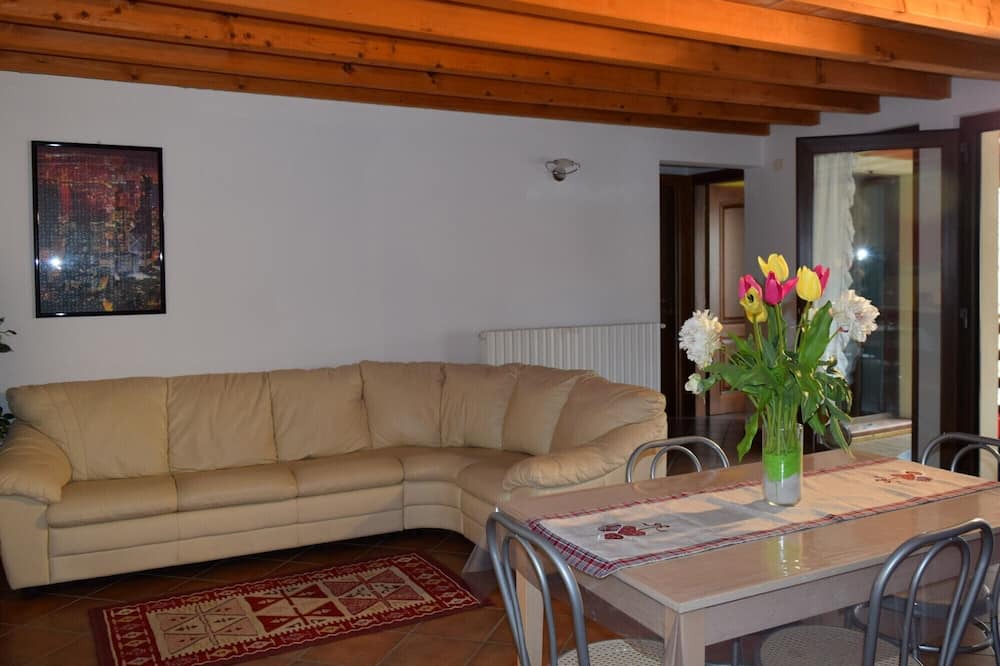 Photo of Livingroom in Bossico