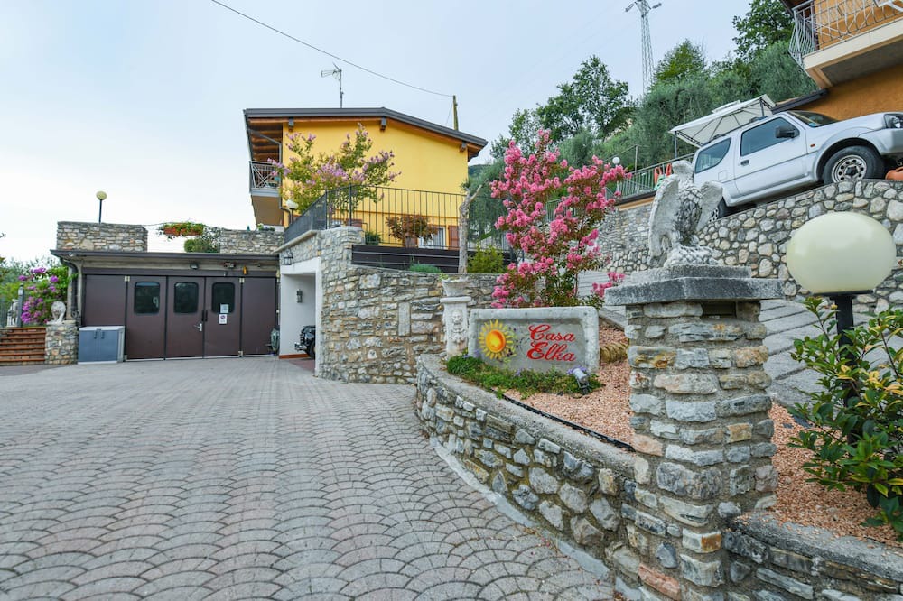 Photo of Outdoor in Arias