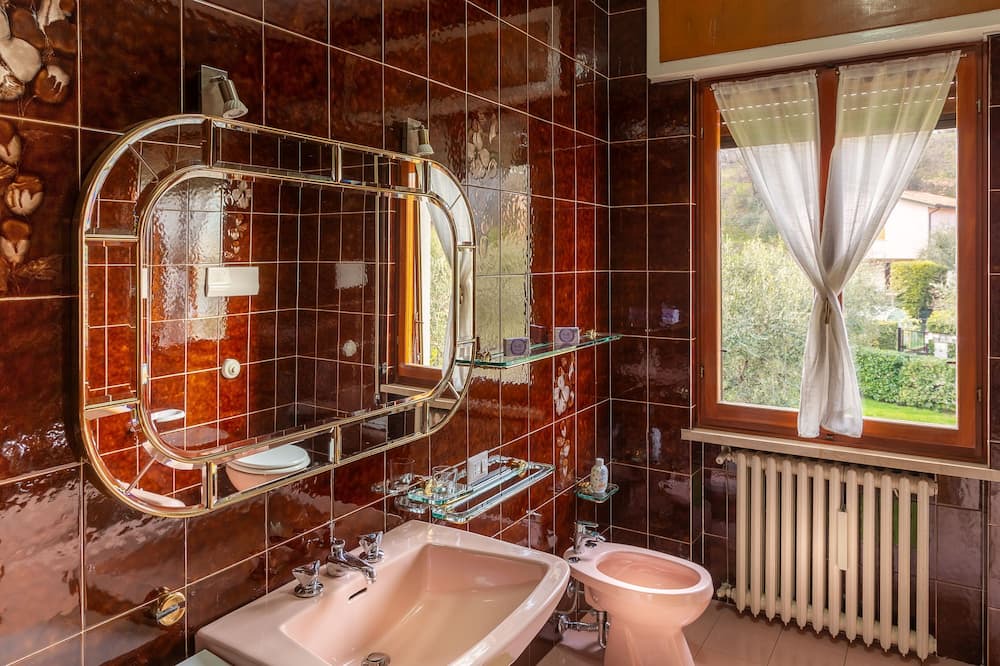Photo of Bathroom in Cunettone-villa