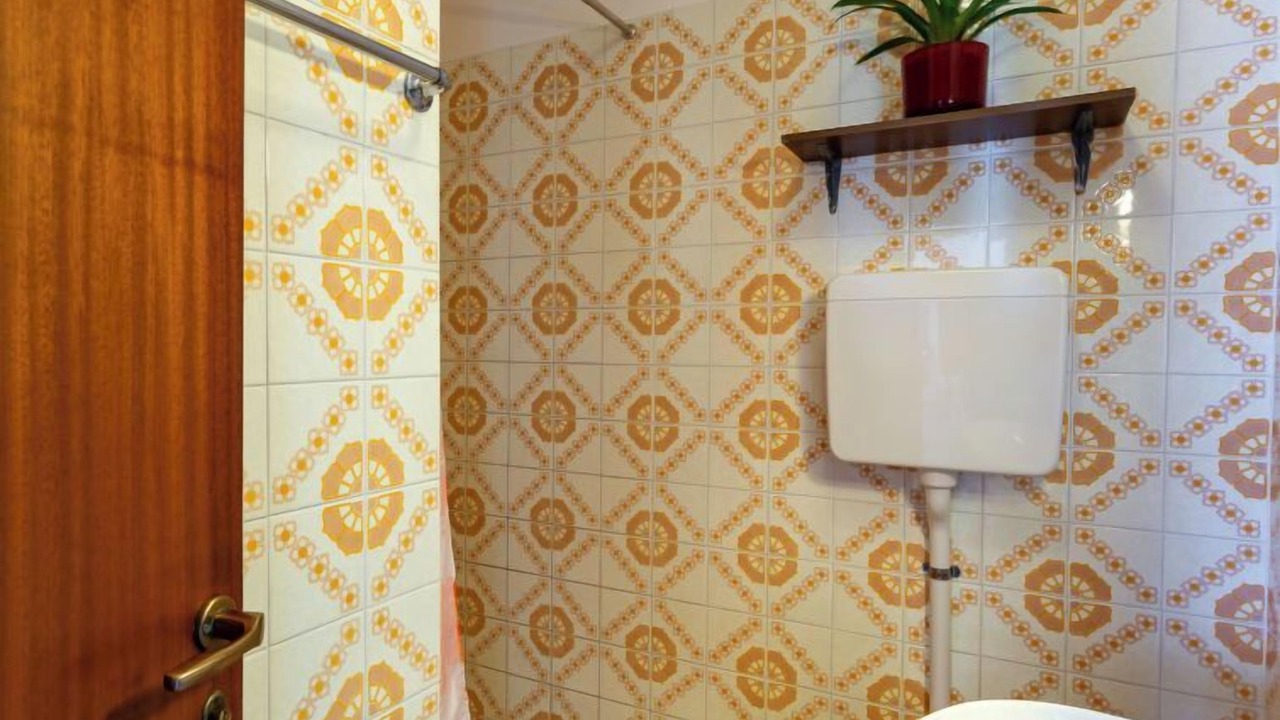 Photo of Bathroom in Euroville