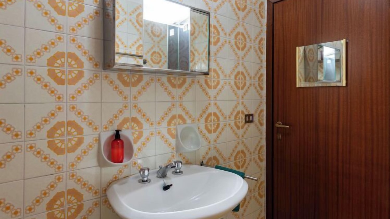 Photo of Bathroom in Euroville