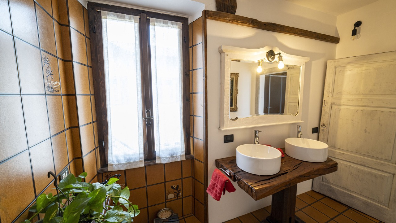 Photo of Bathroom in Castiglione d'Intelvi