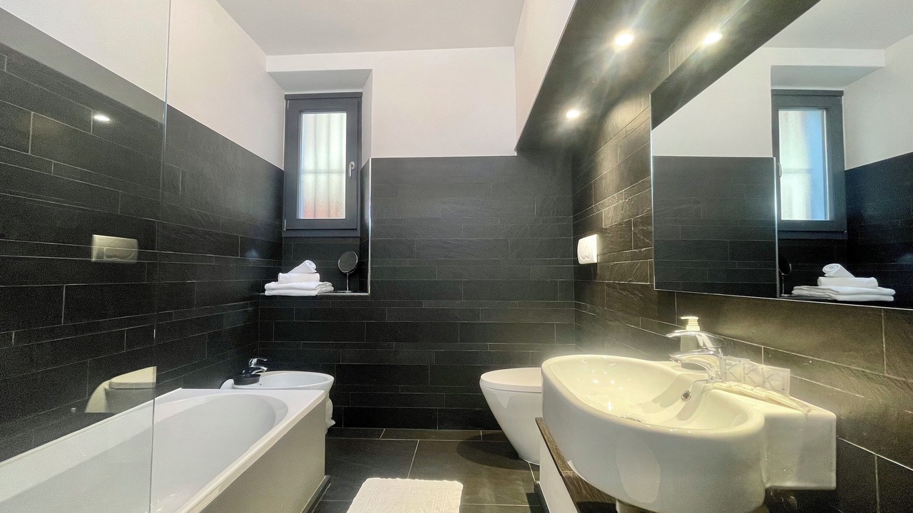 Photo of Bathroom in Menaggio