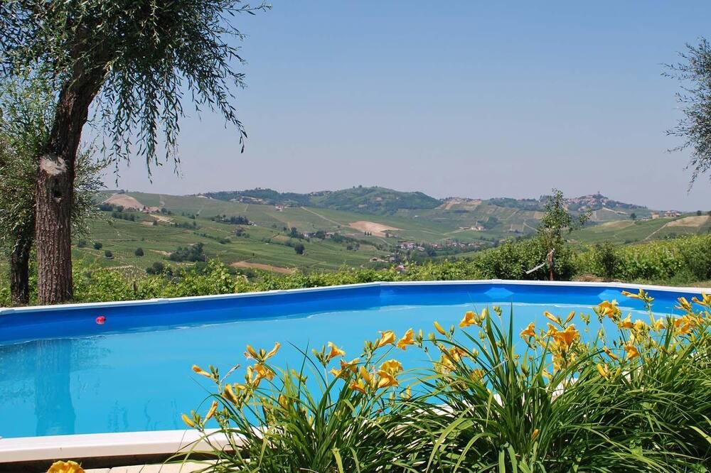 Photo of Outdoor in Francia-Casella