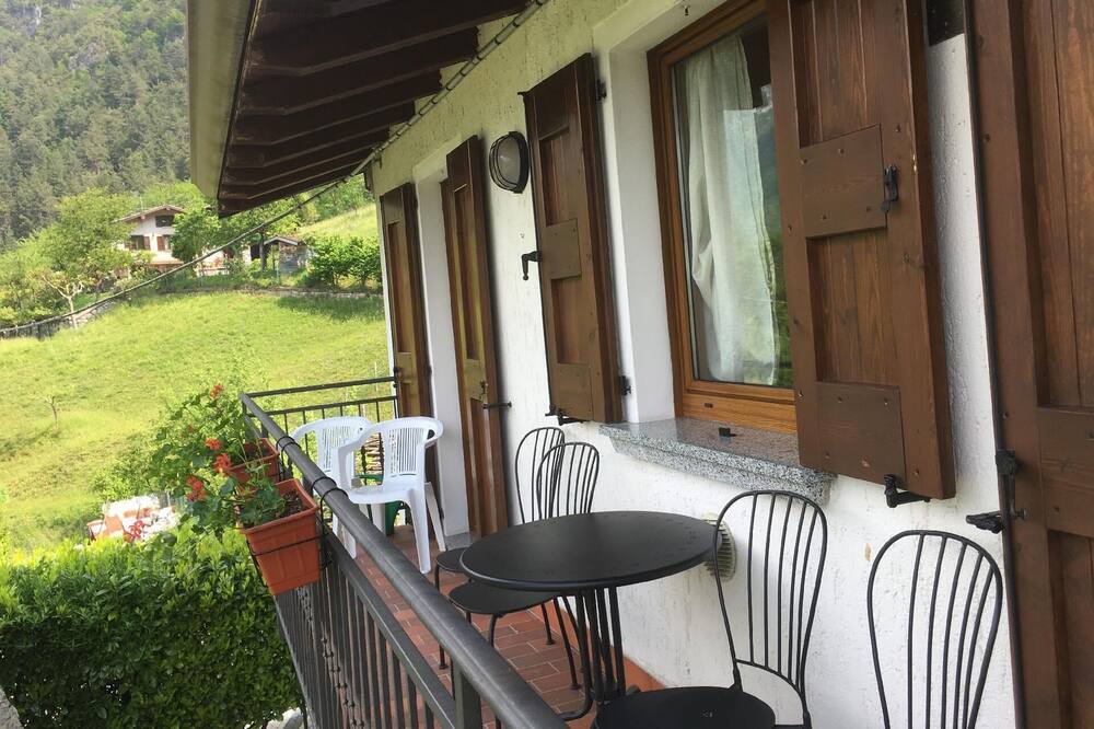 Photo of Outdoor in Crone
