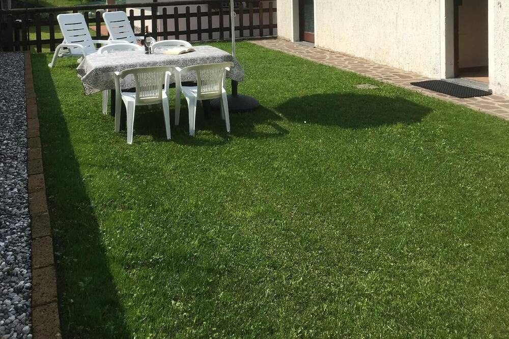 Photo of Outdoor in Crone