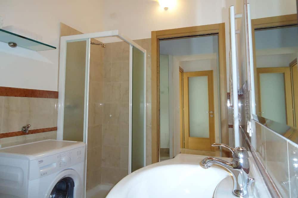 Photo of Bathroom in Crone