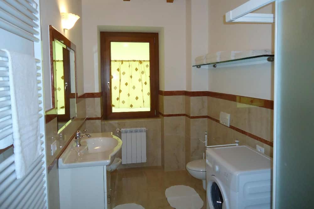 Photo of Bathroom in Crone