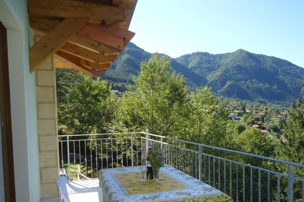 Photo of Outdoor in Crone