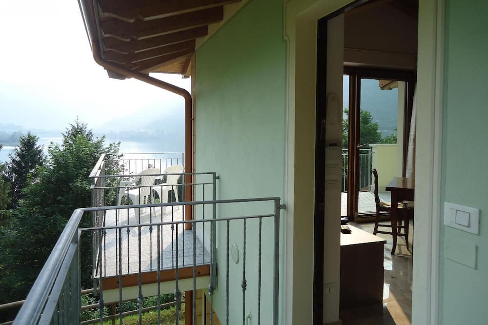 Photo of Outdoor in Crone