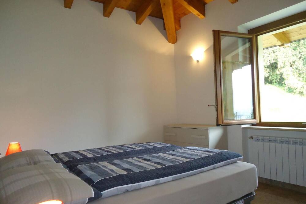 Photo of Bedroom in Crone