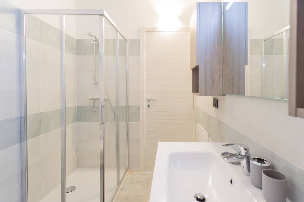 Photo of Bathroom in Calozzo