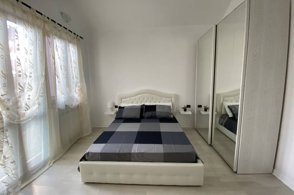 Photo of Bedroom in Pero