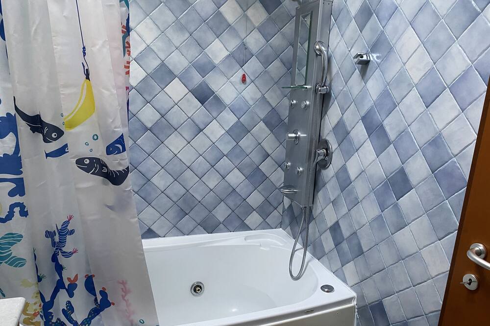 Photo of Bathroom in Pero