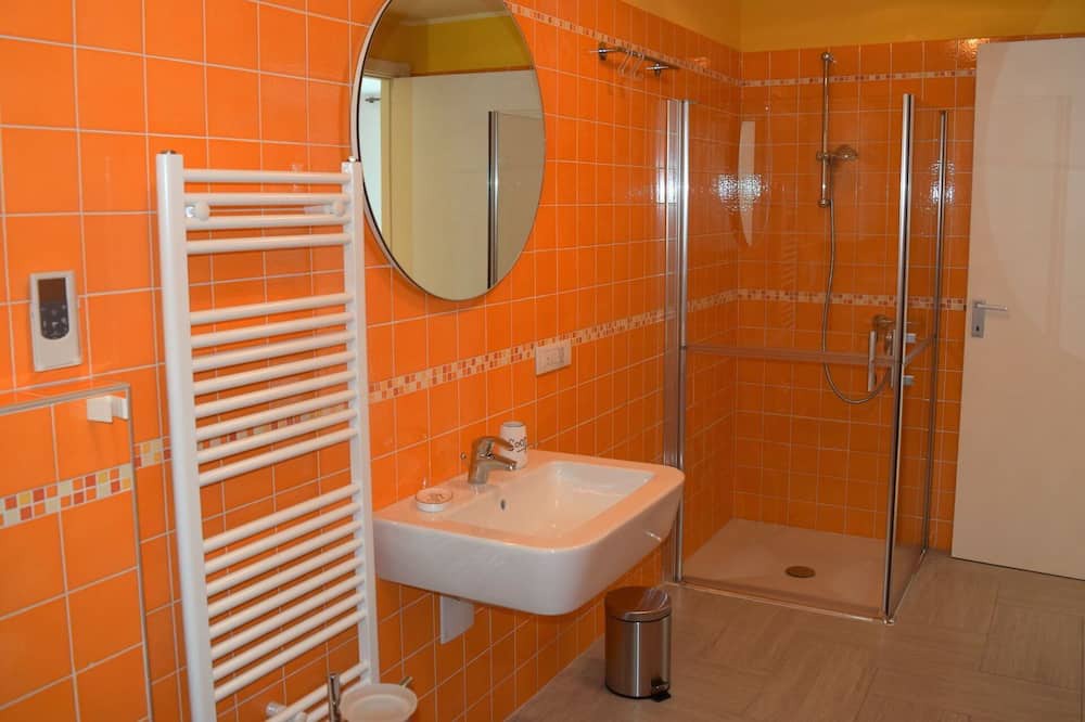 Photo of Bathroom in Poppino