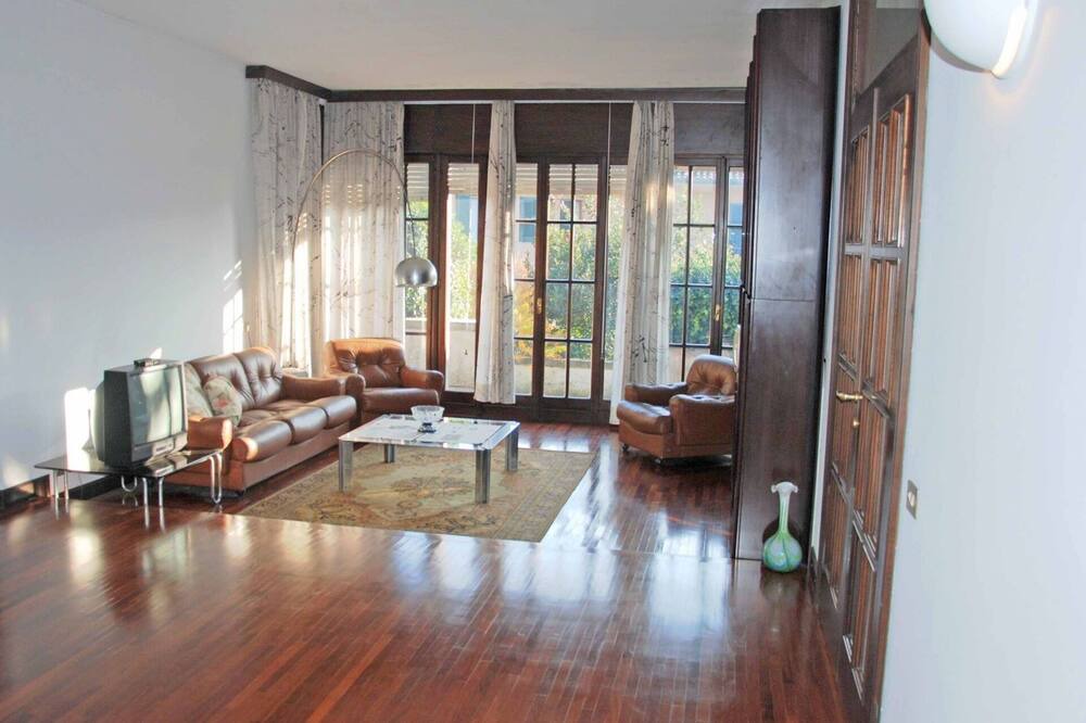 Photo of Bedroom in Villa d'Adda
