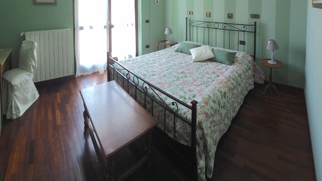 Photo of Bedroom in Gurone