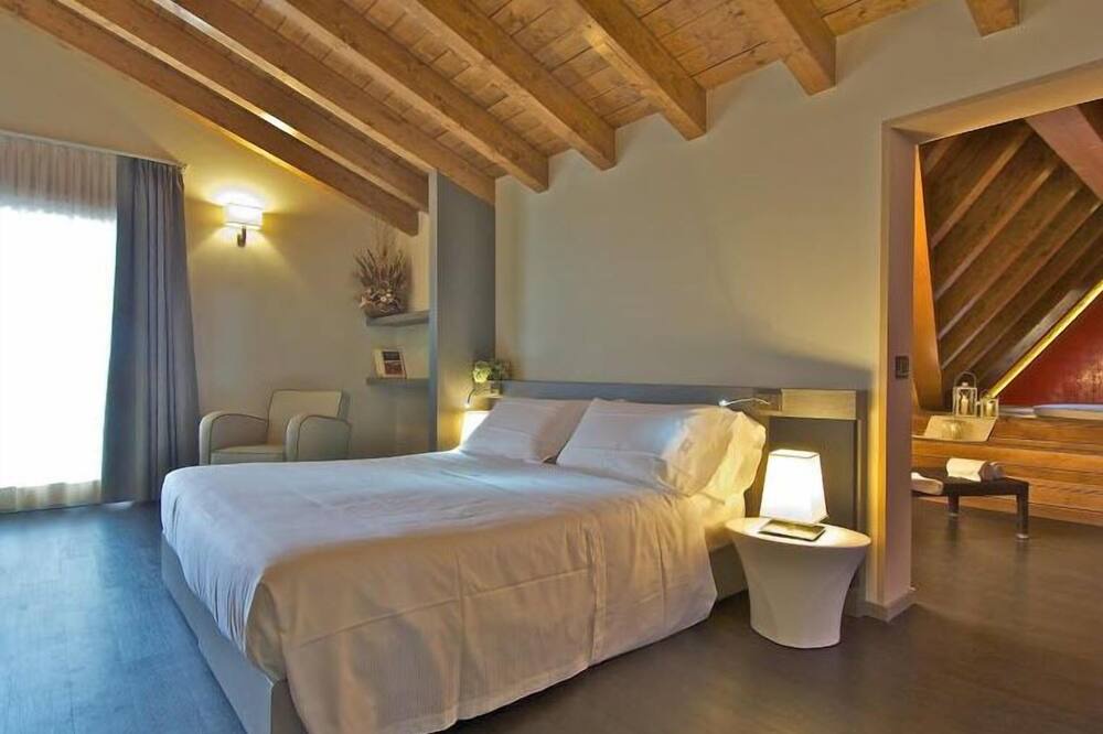 Photo of Bedroom in Selvino
