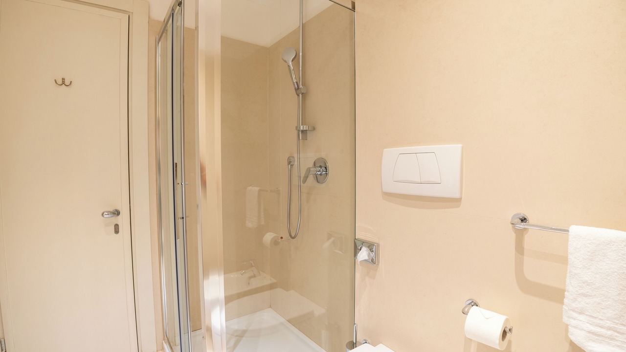 Photo of Bathroom in Como