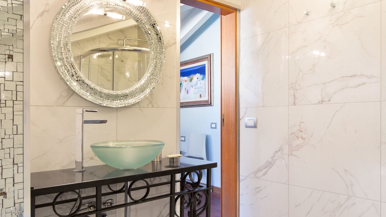 Photo of Bathroom in Crema