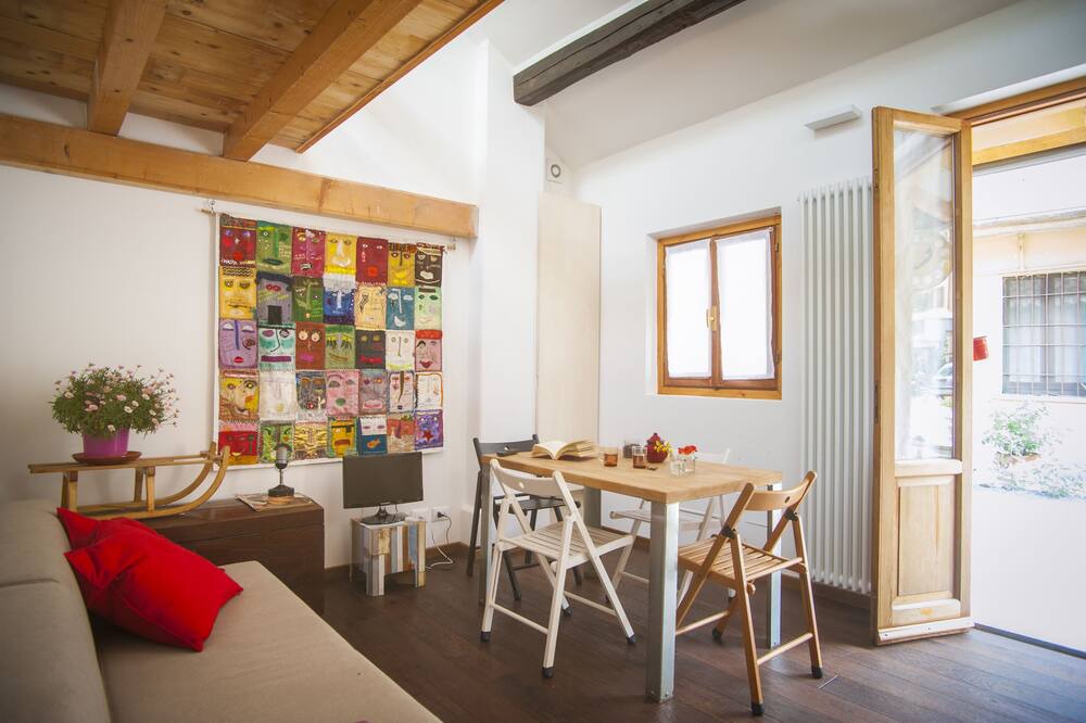 Photo of Livingroom in Porta Genova