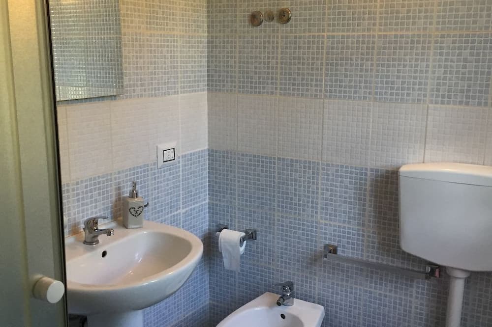 Photo of Bathroom in Brugai