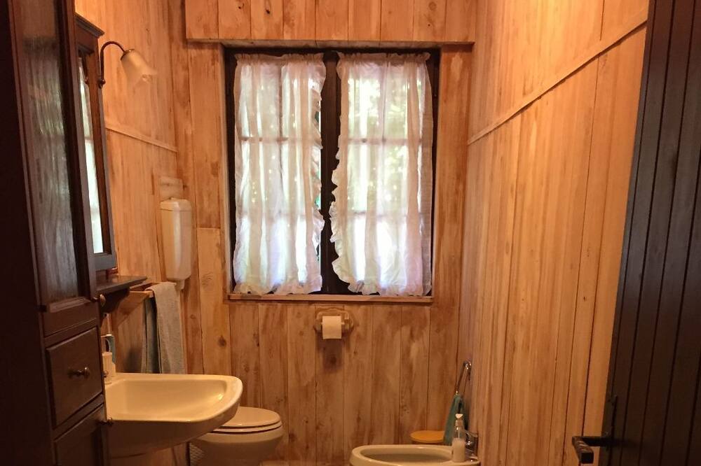 Photo of Bathroom in Brugai