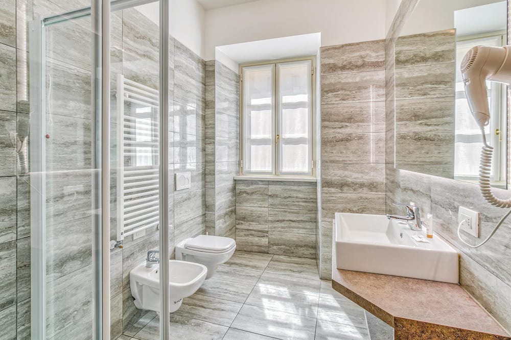Photo of Bathroom in Cadenabbia