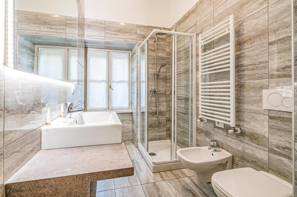 Photo of Bathroom in Cadenabbia
