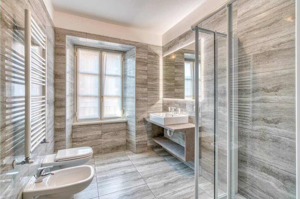 Photo of Bathroom in Cadenabbia