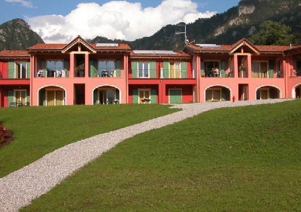Photo of Outdoor in Crone