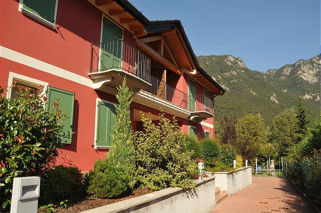 Photo of Outdoor in Crone