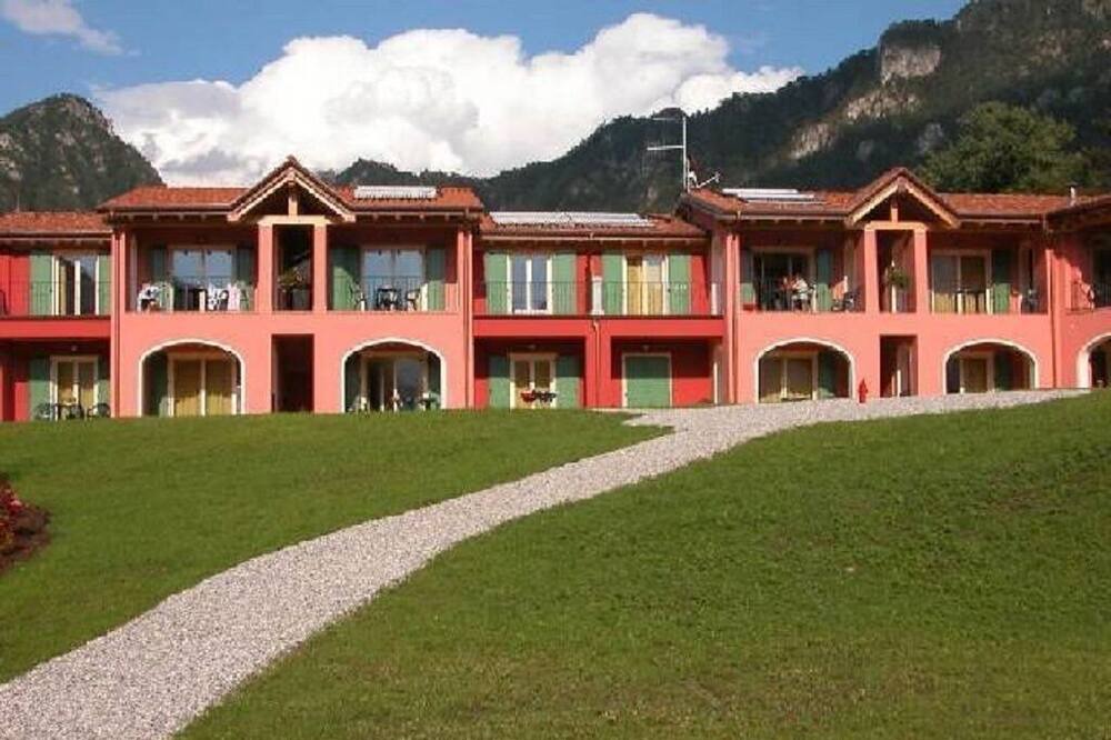 Photo of Outdoor in Crone