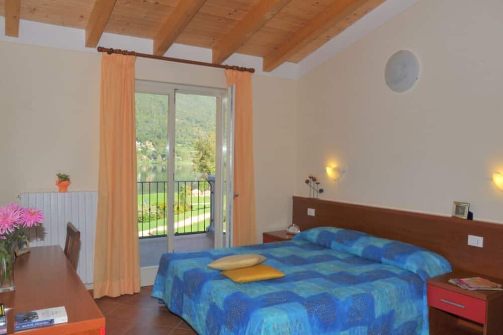 Photo of Bedroom in Crone