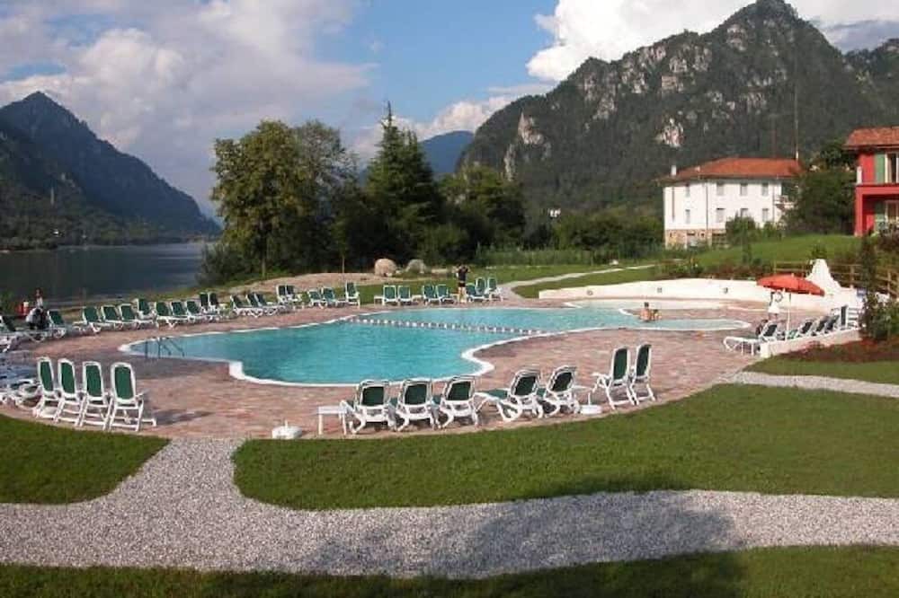 Photo of Outdoor in Crone