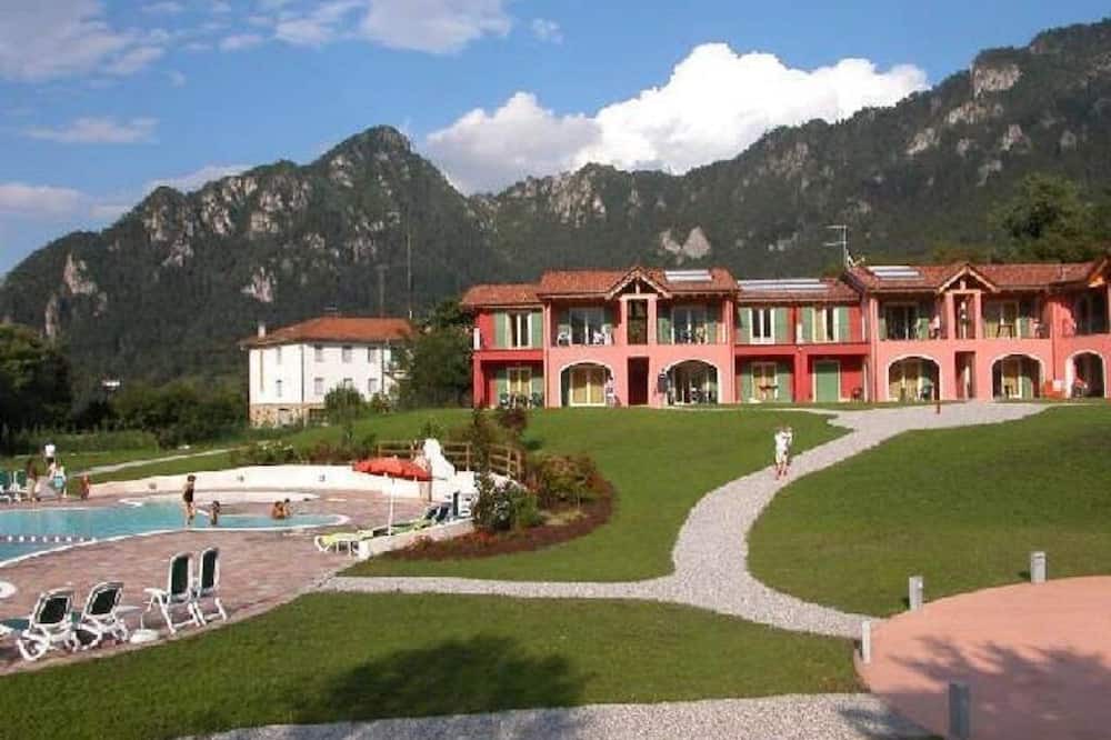 Photo of Outdoor in Crone