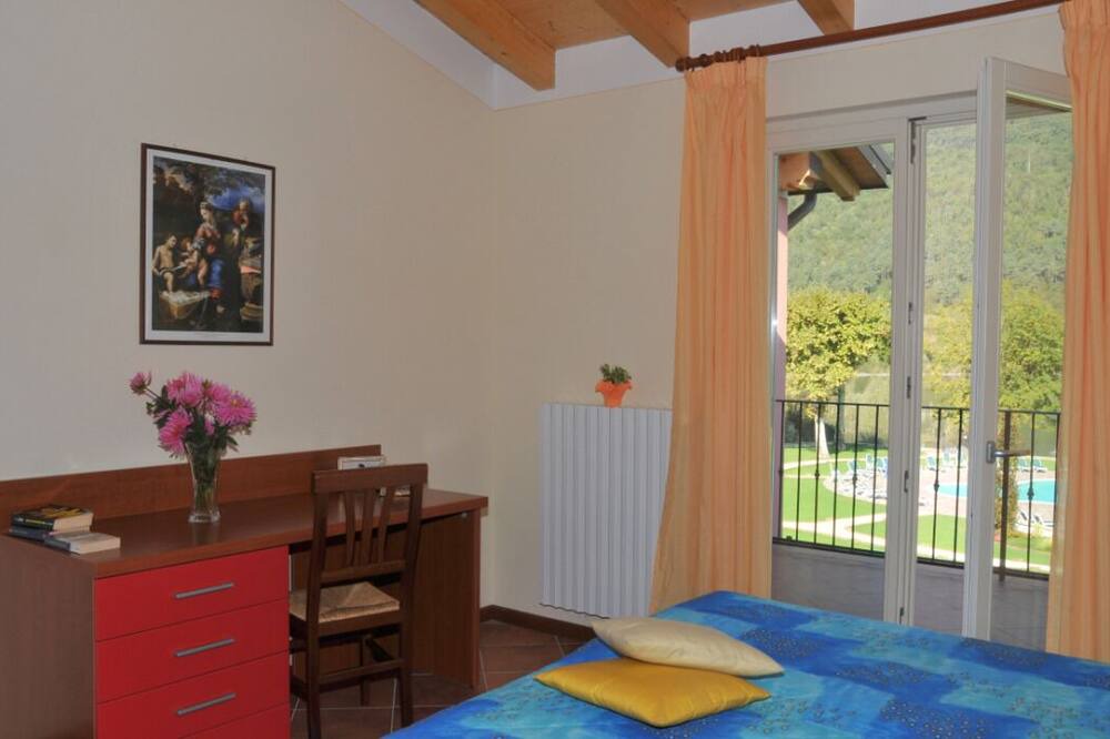 Photo of Bedroom in Crone