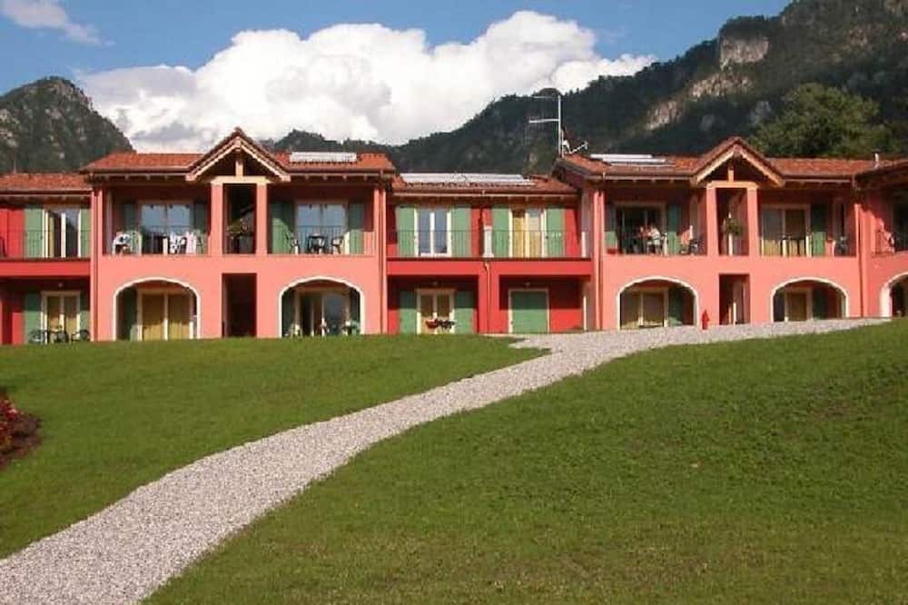 Photo of Outdoor in Crone